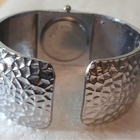 🦋10/$20🦋 Figaro Couture Silver Rhinestone Stainless Steel Women's Cuff Watch - Picture 3 of 4